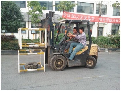 叉车