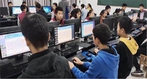 卢氏县中等专业学校计算机三维平面设计专业